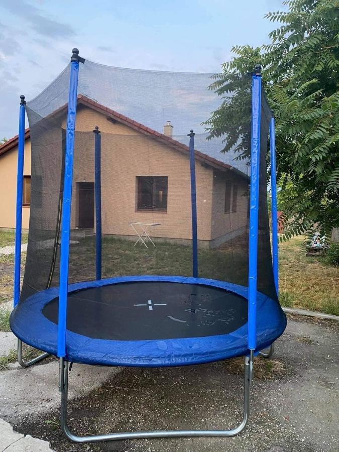 Dom Pri Kupalisku Thermalpark Na Malotejedskej Dunaszerdahely Kültér fotó