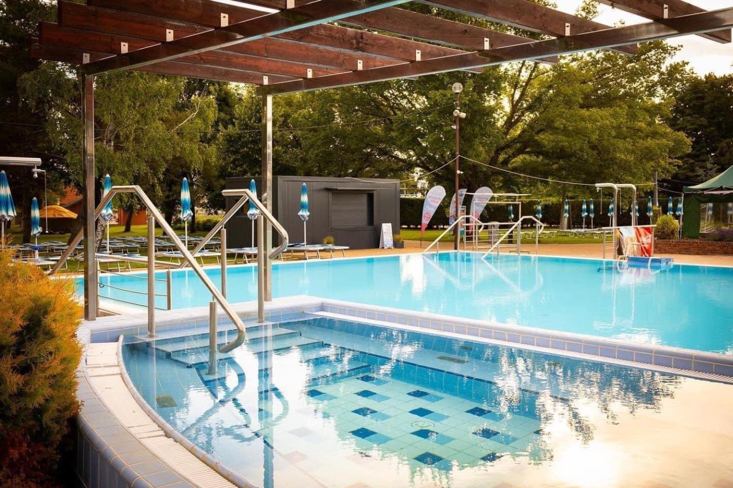 Dom Pri Kupalisku Thermalpark Na Malotejedskej Dunaszerdahely Kültér fotó
